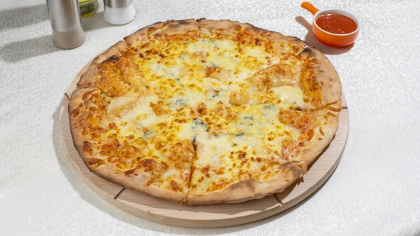 Poza cu Pizza quattro formaggi