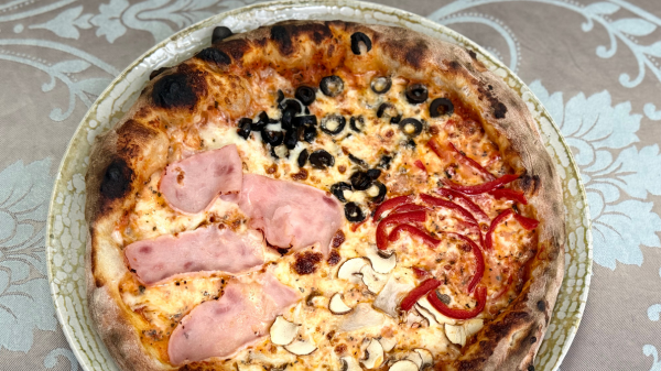 Poza cu Pizza Quattro Stagioni